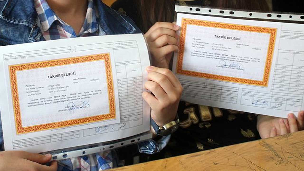 TAKDİR - TEŞEKKÜR HESAPLAMA: Lise, ortaokul, ilkokul için takdir, teşekkür kaç puanla alınır? - Resim: 1