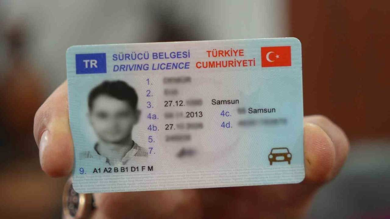 Ehliyet yenileme uzatıldı mı, son gün ne zaman? Ehliyet yenileme nasıl yapılıyor? - Resim: 1