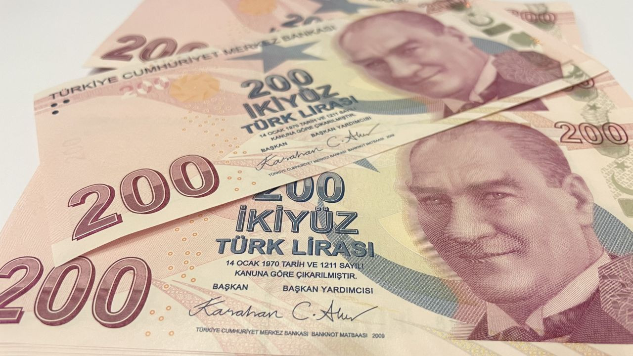 Asgari ücret Ocak 2026’da ne kadar zamlanacak? Özgür Erdursun’dan ilk oran geldi - Resim: 11