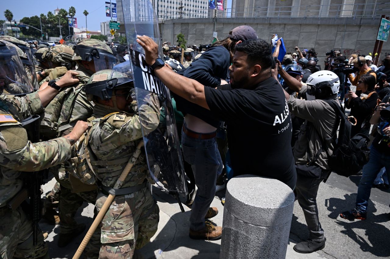 Son Dakika: Los Angeles karıştı, Trump'tan tehdit gibi sözler - Resim: 1