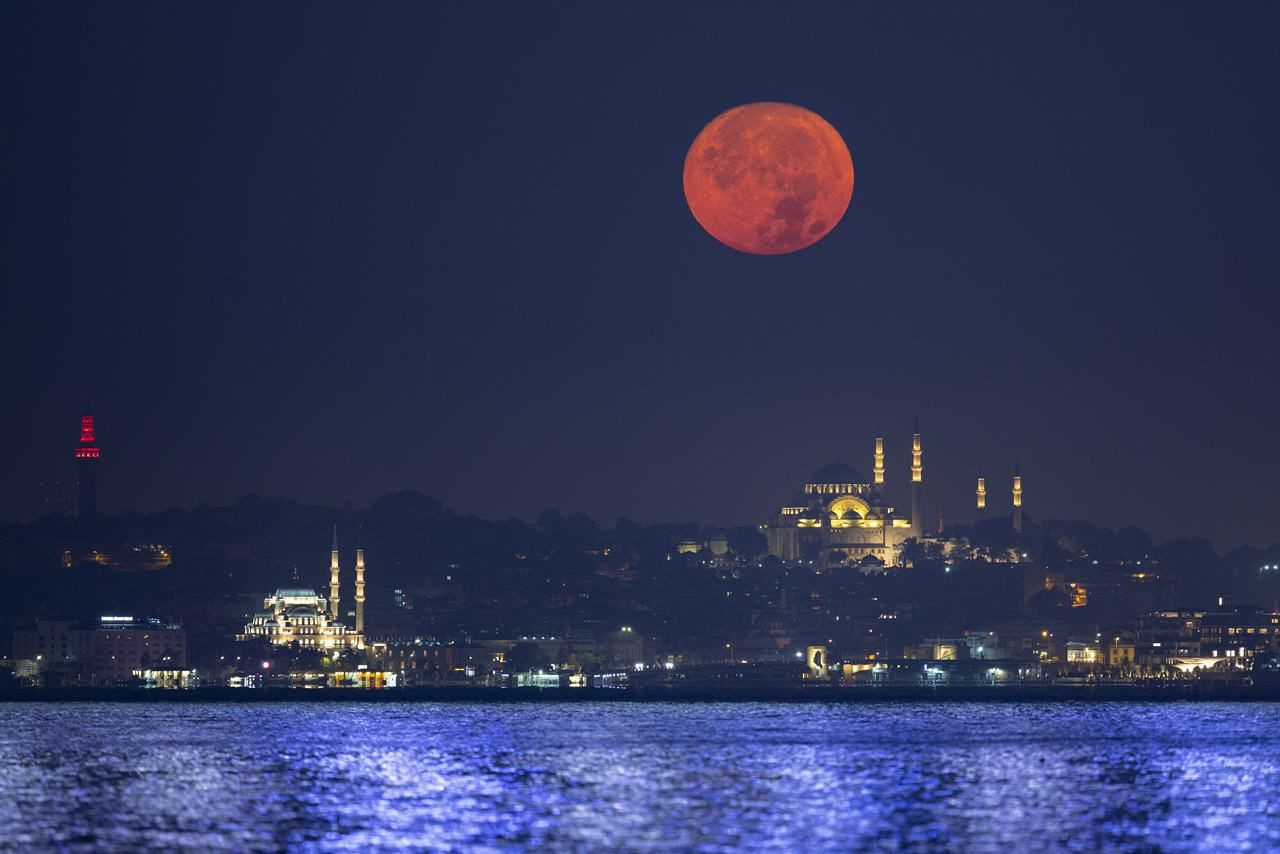 Süper Ay gökyüzünde görsel şölen yarattı - Resim: 3