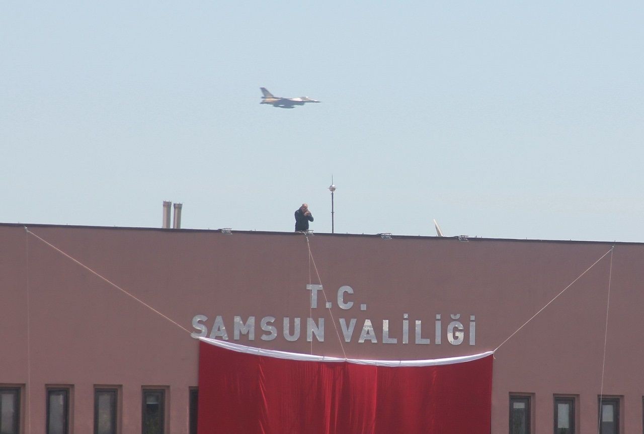 SOLOTÜRK ve Türk Yıldızları, Samsun semalarında uçtu! - Resim: 2