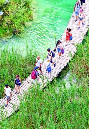 Plitvice her mevsim başka bir tablonun içinde - Resim : 3