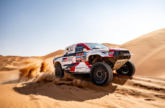 Toyota, 2023 Dakar Rallisi'ne damga vurdu - Resim : 1