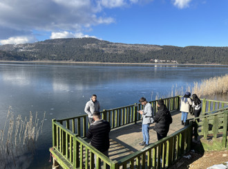 Abant Gölü'nün yüzeyi buz tuttu - Resim : 1