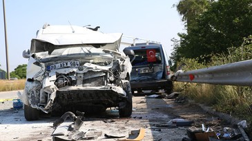 Hatay'da 4 aracın karıştığı zincirleme trafik kazası: 1 ölü, 10 yaralı