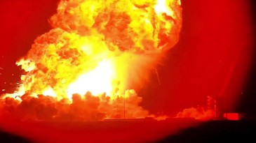 SpaceX roketi test öncesi patlayarak alev topuna dönüştü! İşte patlama anı...