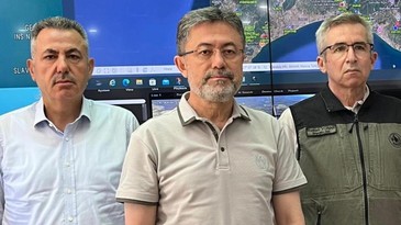 Son dakika... Bakan Yumaklı: Üç ilde yangınlar kısmen kontrol altına alındı