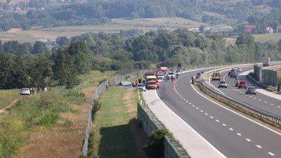 Kamyonetin çarptığı motosiklet sürücüsü öldü