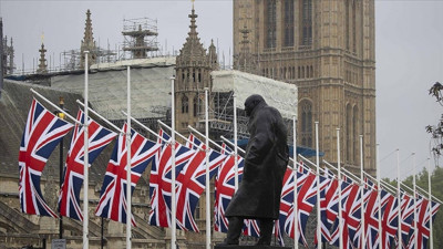 İngiltere'de havalimanlarındai 8 gün sürecek grev başlattı