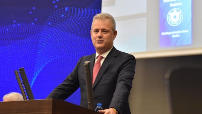 Berber, kuaför ve güzellik salonlarının 1 günlük tatil uygulaması ertelendi