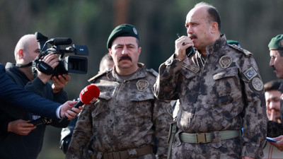 Özel harekat polislerinden nefes kesen tatbikat