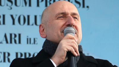 Bizler kilometrelerce yol yaparız, milletimize iş ve aş olur