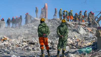 Vali açıkladı: İlçe tamamen yıkılarak yeniden inşa edilecek