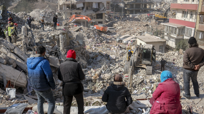 DEPREMLE İLGİLİ SON HABERLER: Can kaybı 35 bini aştı, arama kurtarma çalışmaları sürüyor