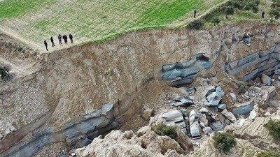 1513 ile aynı noktadan kırılmış