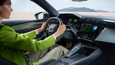 PEUGEOT i-Cockpit 10 yaşında