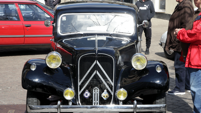 Her dönemin gözbebeği klasik otomobiller