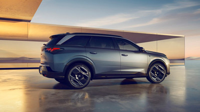 Peugeot, 7 koltuklu yeni SUV’unu tanıttı