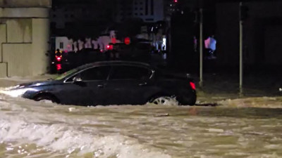 BAE'de 75 yılın en yüksek yağış miktarı kayda geçti