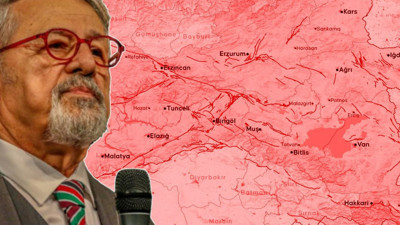 Prof. Dr. Naci G&ouml;r&uuml;r 'korkutuyor' dedi, fay hatlarını sıraladı: 3 il i&ccedil;in 7.4'l&uuml;k deprem uyarısı