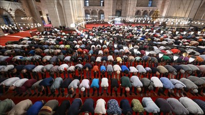 Bugün cuma namazı saat kaçta kılınacak? 9 Mayıs İstanbul, Ankara, İzmir için cuma namazı saatleri