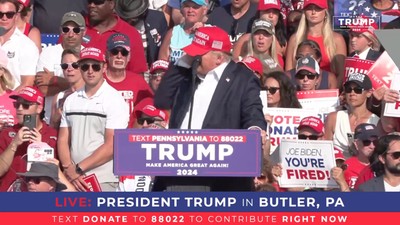 Donald Trump'a yönelik saldırı anı böyle görüntülendi! İşte saniye saniye suikast girişimi