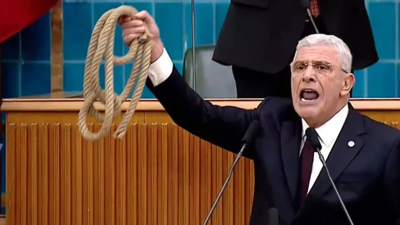Bahçeli'ye sert Öcalan tepkisi: İYİ Parti lideri Dervişoğlu, kürsüde idam ipi fırlattı!