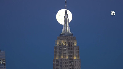 New York semalarında yılın son Süper Ay’ı: Kunduz Dolunayı görenleri büyüledi