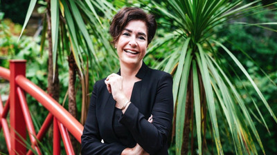 Gözaltına alınan Gazeteci Özlem Gürses kimdir? İşte Özlem Gürses'in hayat hikayesi...