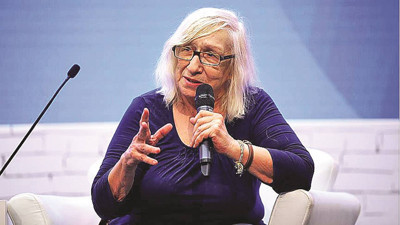 Aydınlanma kutbundan merhamet kutbuna hicret eden bir münevver: Alev Alatlı