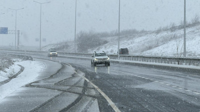 Beklenen haber geldi! İstanbul'da kar yağışı etkili oluyor