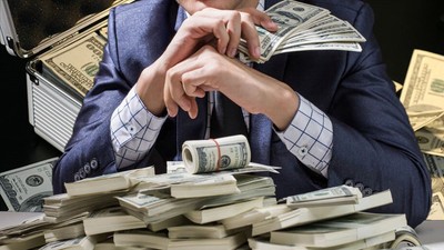 Cebinde sadece 100 dolar vardı, bugün milyarlarca doları yönetiyor