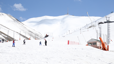 Kar kalınlığında zirveye yerleşen kayak merkezi: Palandöken