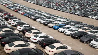 Otomobil reel fiyatlarındaki düşüş sürüyor
