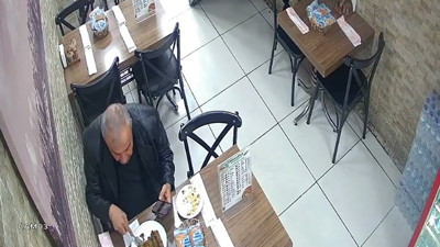 Kalp krizinden saatler önce! Sırrı Süreyya'nın son görüntüleri ortaya çıktı