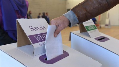 Avustralya basını, seçimleri önde götüren iktidardaki İşçi Partisinin galibiyetine işaret ediyor