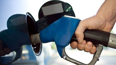 GÜNCEL AKARYAKIT FİYATLARI: Benzin kaç TL Motorin fiyatı ne kadar? LPG'nin litresi kaç lira oldu?