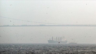 İstanbul'da gemi trafiğine sis engeli