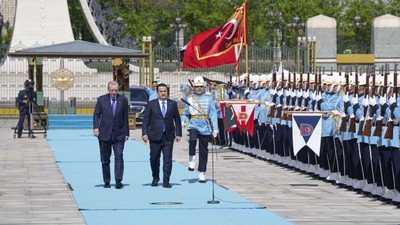 Irak Başbakanı Sudani Türkiye’de! Cumhurbaşkanlığı Külliyesi'nde resmi törenle karşılandı