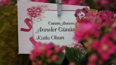 Sadece 1 gün değil, her gün Anneler Günü mesajı gönderin...