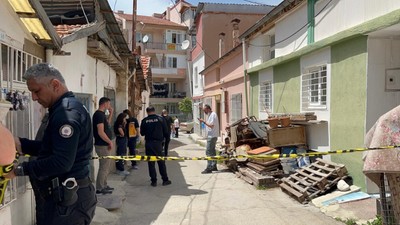 Polisler evde ağır koku ihbarına gelmişlerdi! 63 yaşındaki adam evinde ölü bulundu
