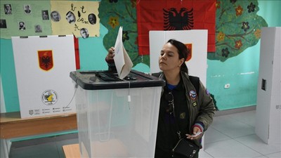 Arnavutluk'ta genel seçim: 3,7 milyon seçmen sandık başında