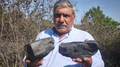 Anneler Günü hediyesi 'gökten' indi: Büyük bir ateş parçası gibi bahçesine düştü