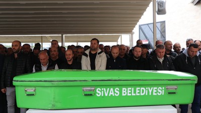 Beylikdüzü’nde metrobüs kazasında hayatını kaybeden Ebru Heper defnedildi