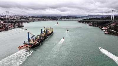İstanbul Boğazı’ndan bir günde 104 gemi geçiyor