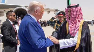 ABD ile Suudi Arabistan 142 milyar dolarlık mutabakata vardı