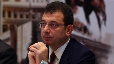 Ekrem İmamoğlu ‘kamu görevlisine karşı görevinden dolayı hakaret' suçundan ifade veriyor