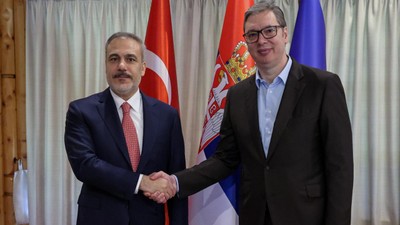 Sırp lider Aleksandar Vucic, Dışişleri Bakanı Hakan Fidan'ı kabul etti