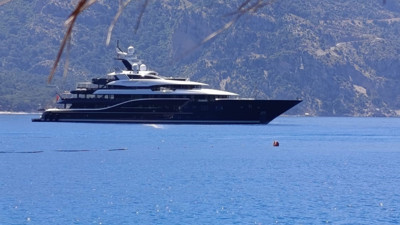 Ölüdeniz'e demirledi! Suudi prense ait yatın haftalık kirası dudak uçuklattı